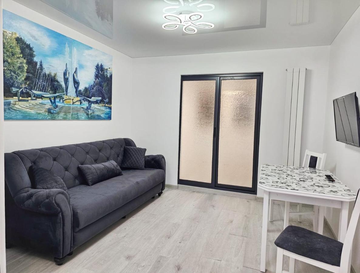 Blue Apartament Brăila Eksteriør bilde