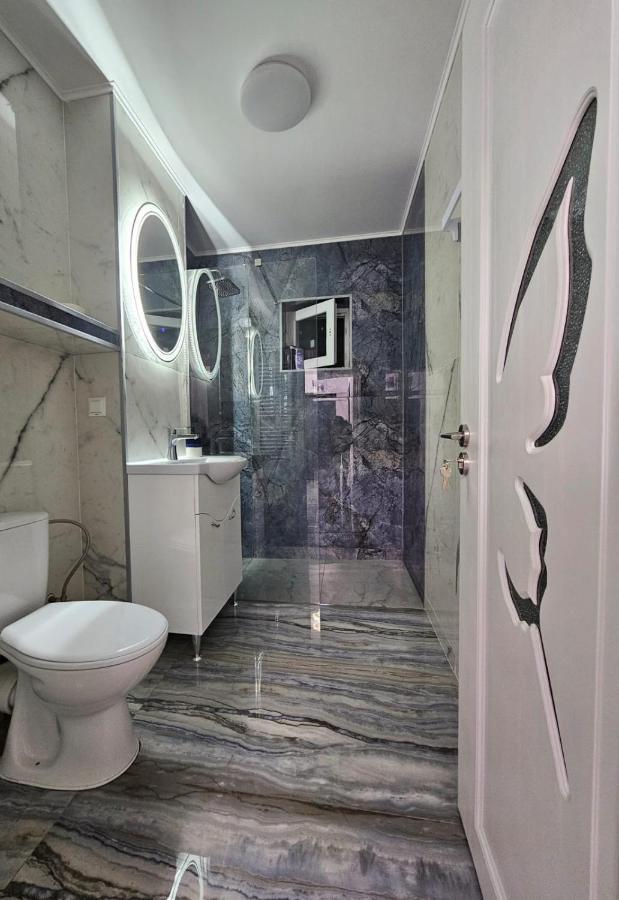 Blue Apartament Brăila Eksteriør bilde
